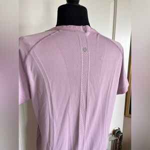 Lululemon Swiftly Tech Short Sleeve Women's Size Large Tender Violet